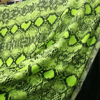 Dobrý Žiarivkové svetlo Zelený Had Vzor Tlač Mäkkej Tkaniny 4 Spôsob Elastický Úplet Bavlna/Spandex Textílie Diy Šitie Sexy Šaty/T-tričko